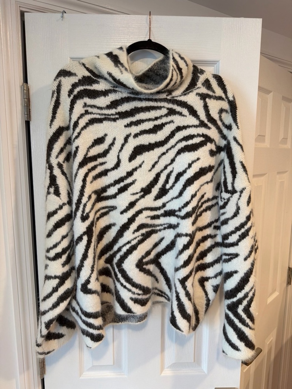 Cozy Zebra Print Turtleneck Sweater - Black & White